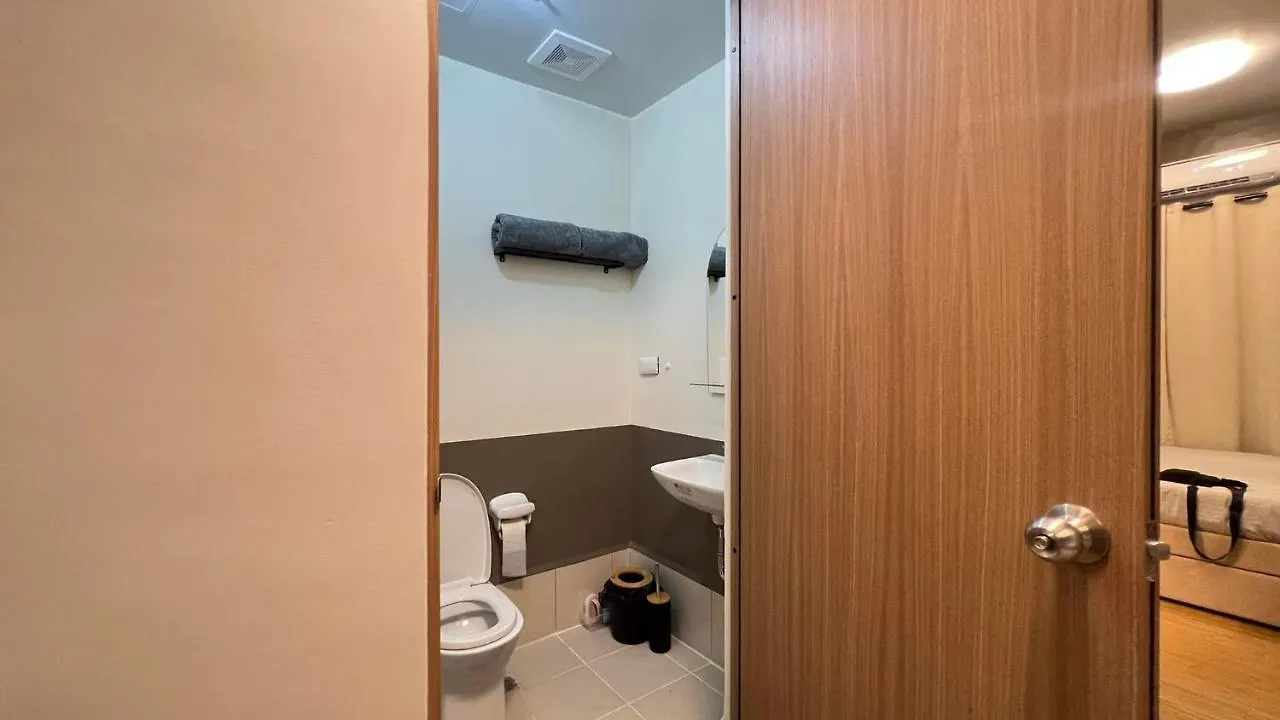 Taguig Budget Airbnb With Amenities Near Bgc And Airport Manille