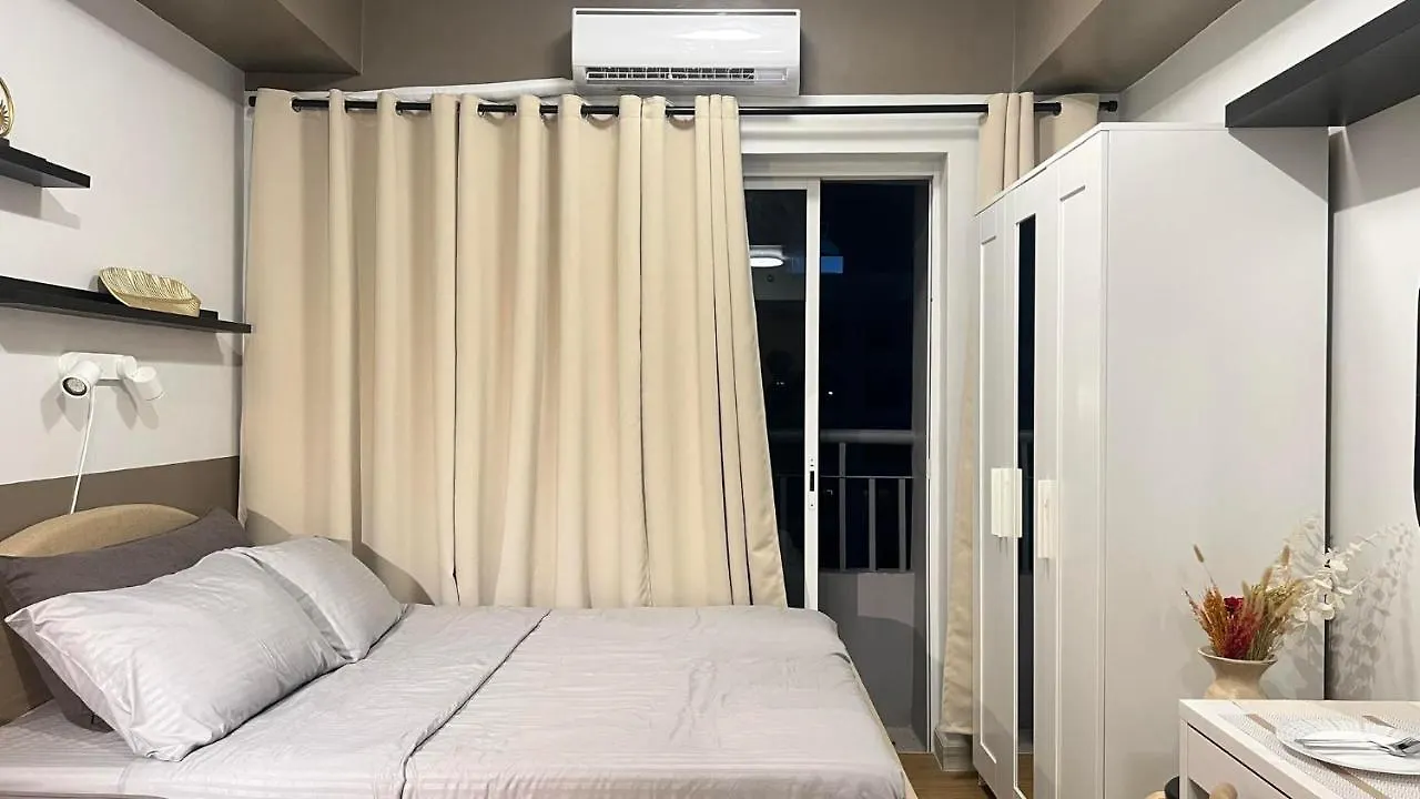Taguig Budget Airbnb With Amenities Near Bgc And Airport Manille